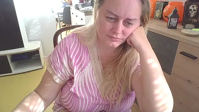 Meliss Official9 online show from 10-29-25, 12:51