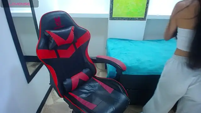 Catalehia Milk online show from 02-26-25, 08:33