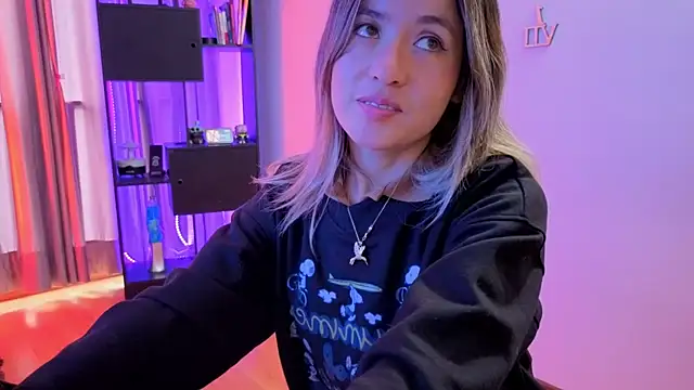 sexfire lalita online show from 04-06-26, 04:52