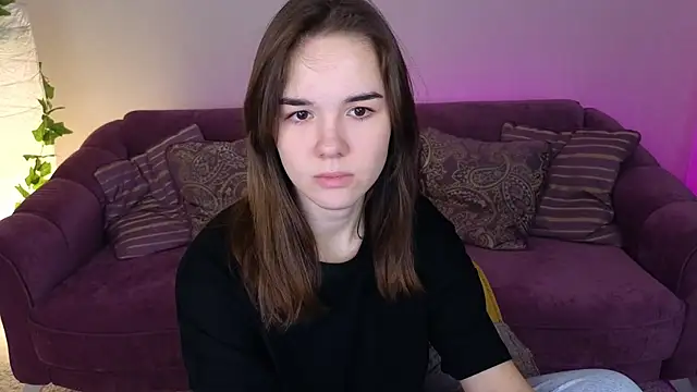 Snapshot of LindaRobertz chatting on 01-18-25, 02:33 LindaRobertz online show from 01-18-25, 02:33