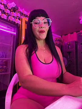 Hot beauty   online show from 04-14-26, 05:24