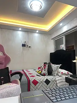 Hot beauty   online show from 05-27-26, 04:20