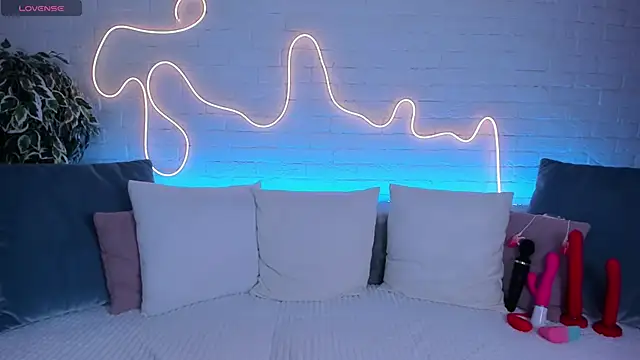 Snapshot of rossy_babe_ chatting on 02-12-25, 12:37 rossy babe online show from 02-12-25, 12:37