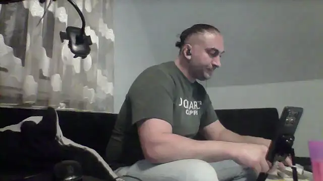 Snapshot of NewyorkDimi chatting on 11-13-25, 12:42 NewyorkDimi online show from 11-13-25, 12:42