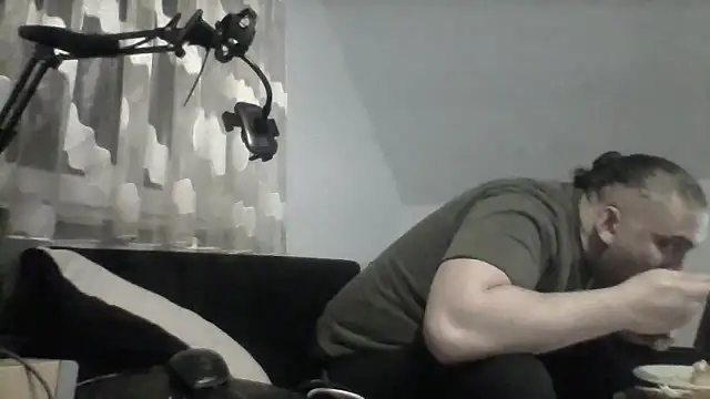 Snapshot of NewyorkDimi chatting on 11-14-25, 01:37 NewyorkDimi online show from 11-14-25, 01:37