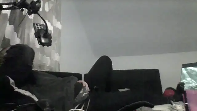 Snapshot of NewyorkDimi chatting on 11-24-25, 01:27 NewyorkDimi online show from 11-24-25, 01:27