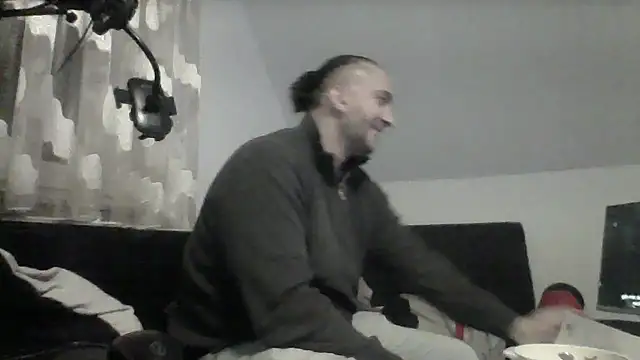 Snapshot of NewyorkDimi chatting on 11-25-25, 01:05 NewyorkDimi online show from 11-25-25, 01:05