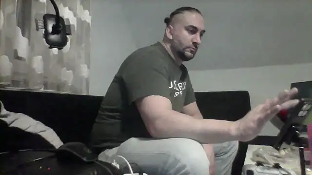 Snapshot of NewyorkDimi chatting on 11-30-25, 05:44 NewyorkDimi online show from 11-30-25, 05:44