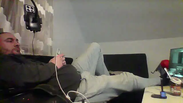 Snapshot of NewyorkDimi chatting on 12-01-25, 01:10 NewyorkDimi online show from 12-01-25, 01:10