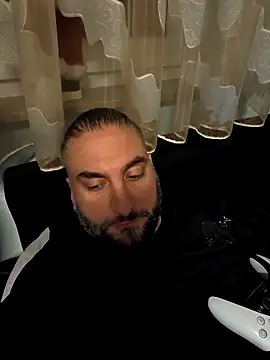 Snapshot of NewyorkDimi chatting on 12-18-25, 02:28 NewyorkDimi online show from 12-18-25, 02:28