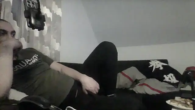 Snapshot of NewyorkDimi chatting on 12-20-25, 06:42 NewyorkDimi online show from 12-20-25, 06:42