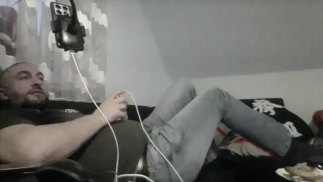 Snapshot of NewyorkDimi chatting on 12-21-25, 06:53 NewyorkDimi online show from 12-21-25, 06:53