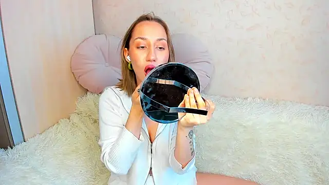 MelodyOfLovee online show from 09-14-25, 04:44