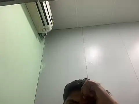 Snapshot of Mixups161 chatting on 12-15-25, 09:35 Mixups161 online show from 12-15-25, 09:35