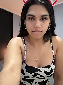 Snapshot of sc4ry_girl1 chatting on 12-09-24, 01:29 sc4ry girl1 online show from 12-09-24, 01:29