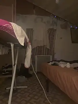 Snapshot of Yasmine47 chatting on 09-30-25, 03:33 Yasmine47 online show from 09-30-25, 03:33