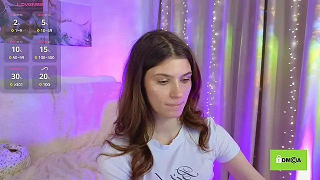 Snapshot of Hello_Vivienne chatting on 01-29-25, 06:07 Hello Vivienne online show from 01-29-25, 06:07