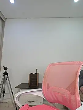 Snapshot of Anal_Luucia chatting on 05-14-26, 12:12 Anal Luucia online show from 05-14-26, 12:12
