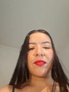 Snapshot of Anal_Luucia chatting on 06-08-26, 12:05 Anal Luucia online show from 06-08-26, 12:05