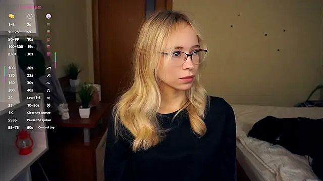 LynetBurby online show from 10-22-25, 03:12