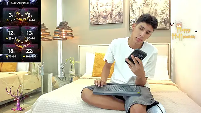 Snapshot of kieran_derek chatting on 10-25-25, 03:25 kieran derek online show from 10-25-25, 03:25