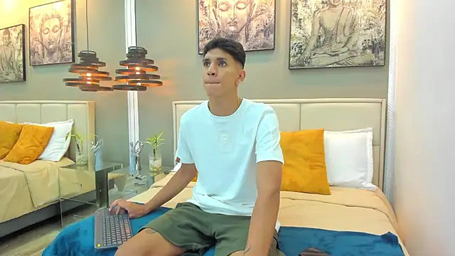 Snapshot of kieran_derek chatting on 11-08-25, 03:18 kieran derek online show from 11-08-25, 03:18