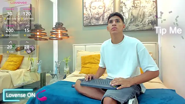 Snapshot of kieran_derek chatting on 11-09-25, 10:30 kieran derek online show from 11-09-25, 10:30