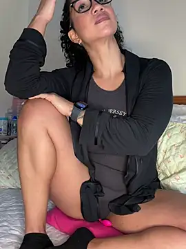 Snapshot of soli-lov chatting on 01-20-25, 04:34 soli-lov online show from 01-20-25, 04:34