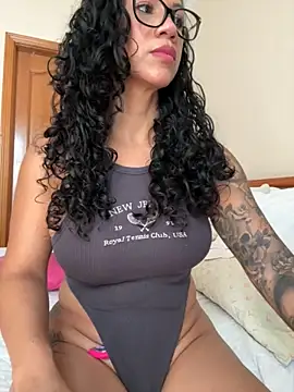 Snapshot of soli-lov chatting on 11-17-25, 10:32 soli-lov online show from 11-17-25, 10:32