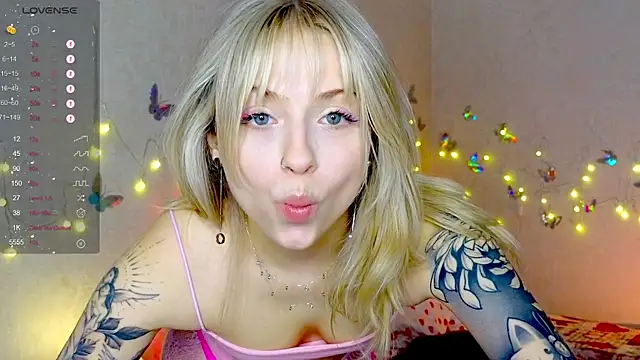 Snapshot of lavenderluxe chatting on 12-29-24, 03:03 lavenderluxe online show from 12-29-24, 03:03
