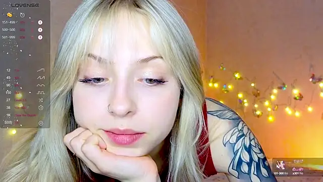 Snapshot of lavenderluxe chatting on 01-07-25, 04:59 lavenderluxe online show from 01-07-25, 04:59