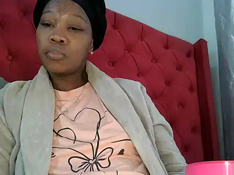 Snapshot of TheSweetBerry chatting on 07-14-26, 10:21 TheSweetBerry online show from 07-14-26, 10:21