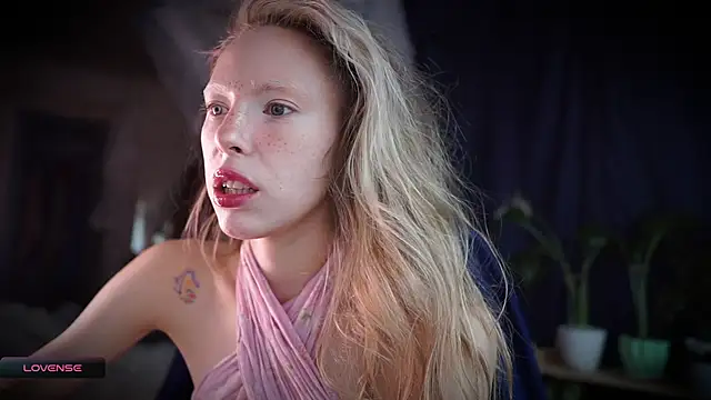 Snapshot of _Phantom_thread_ chatting on 11-07-25, 09:42 Phantom thread online show from 11-07-25, 09:42