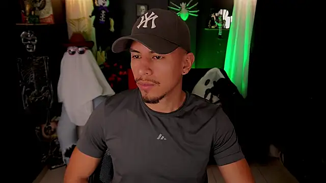 Aaronfox x online show from 10-24-25, 01:35