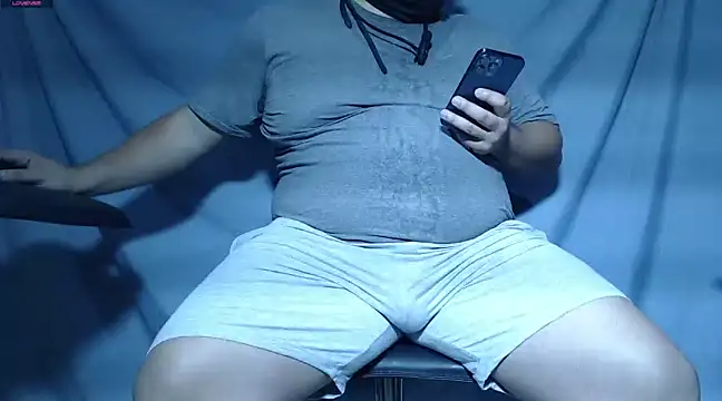 Snapshot of uncutmex266 chatting on 12-13-24, 11:06 uncutmex266 online show from 12-13-24, 11:06