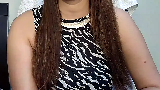 Snapshot of MIss-Naina chatting on 04-12-26, 06:51 MIss-Naina online show from 04-12-26, 06:51