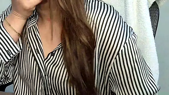 Snapshot of MIss-Naina chatting on 04-17-26, 12:19 MIss-Naina online show from 04-17-26, 12:19