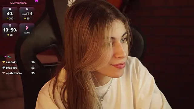 Snapshot of EllieCutes chatting on 02-17-25, 11:44 EllieCutes online show from 02-17-25, 11:44