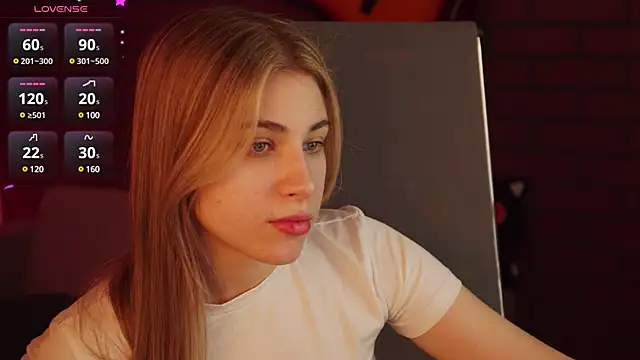 Snapshot of EllieCutes chatting on 03-14-25, 04:32 EllieCutes online show from 03-14-25, 04:32