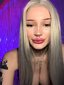 madelinexx online show from 11-17-25, 11:05