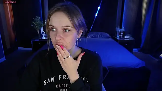 MaribelRiverr  online show from 09-26-25, 05:44