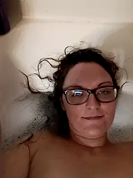 Snapshot of Harley428 chatting on 02-23-25, 03:51 Harley428 online show from 02-23-25, 03:51