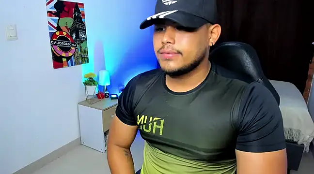 Snapshot of Camilo_caballero chatting on 03-18-25, 02:36 Camilo caballero online show from 03-18-25, 02:36