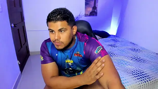 Snapshot of Camilo_caballero chatting on 03-21-25, 01:13 Camilo caballero online show from 03-21-25, 01:13
