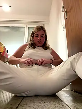 Snapshot of Lombada chatting on 01-15-26, 09:29 Lombada online show from 01-15-26, 09:29