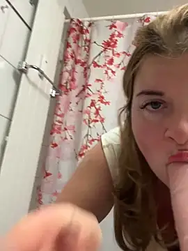 Snapshot of Lombada chatting on 02-06-26, 05:12 Lombada online show from 02-06-26, 05:12