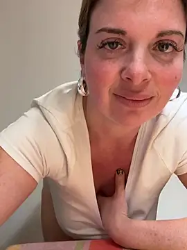 Snapshot of Lombada chatting on 02-09-26, 10:14 Lombada online show from 02-09-26, 10:14