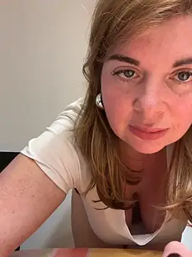 Snapshot of Lombada chatting on 02-20-26, 06:37 Lombada online show from 02-20-26, 06:37