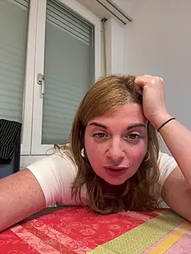 Snapshot of Lombada chatting on 02-22-26, 09:13 Lombada online show from 02-22-26, 09:13