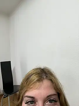 Snapshot of Lombada chatting on 03-15-26, 09:48 Lombada online show from 03-15-26, 09:48